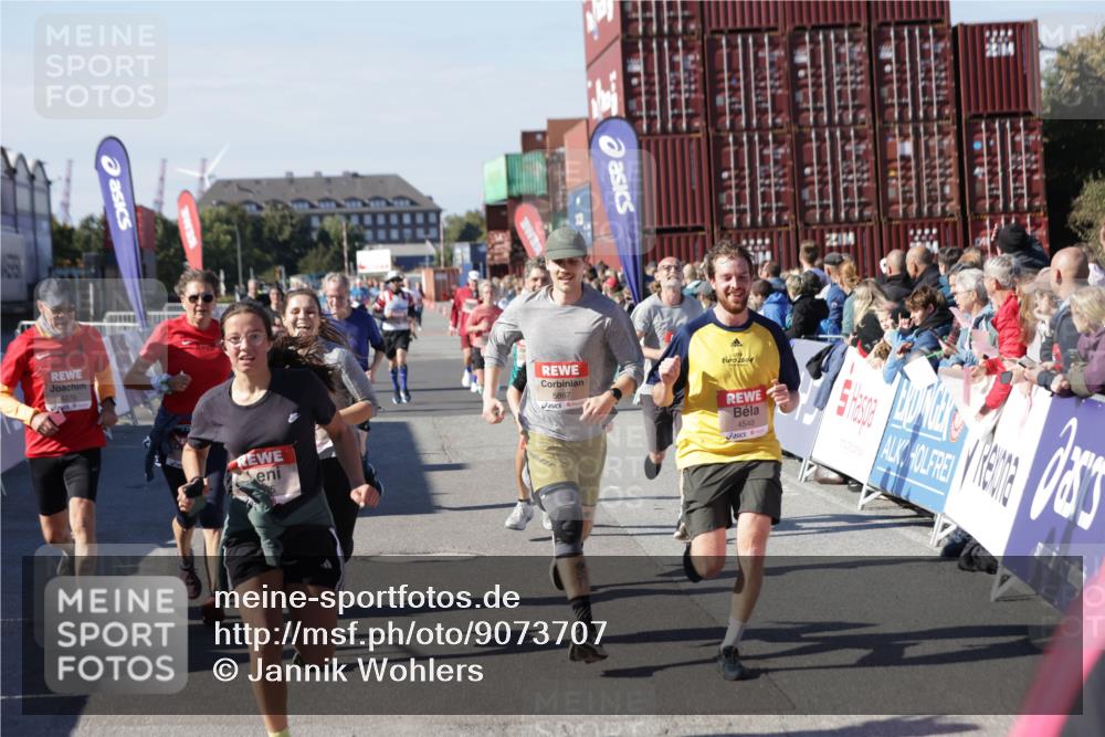 03.10.2025 - Köhlbrandbrückenlauf Jannik Wohlers http://msf.ph/oto/9073707 03.10.2025 13:15:58 Ziel 4374, 4423, 4495, 4548, 4677, 4805, 4833, 5022, 5023, 5217, 5867, 5868, 5879, 6270, 6271, 6301, 6445, 6507, 6536 meine-sportfotos.de