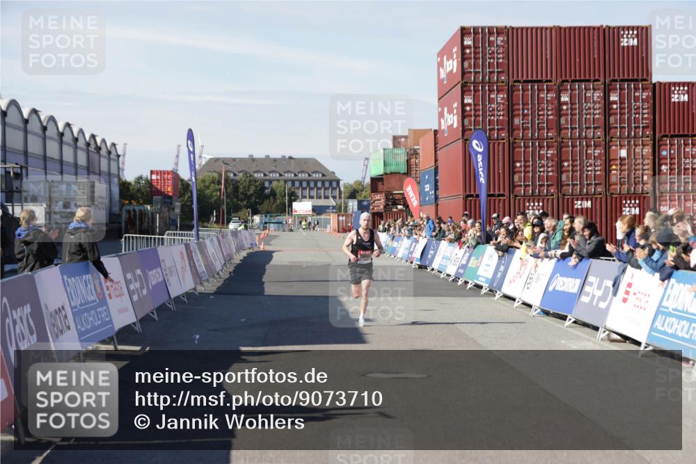 03.10.2025 - Köhlbrandbrückenlauf Jannik Wohlers http://msf.ph/oto/9073710 03.10.2025 12:44:54 Ziel 6610 meine-sportfotos.de