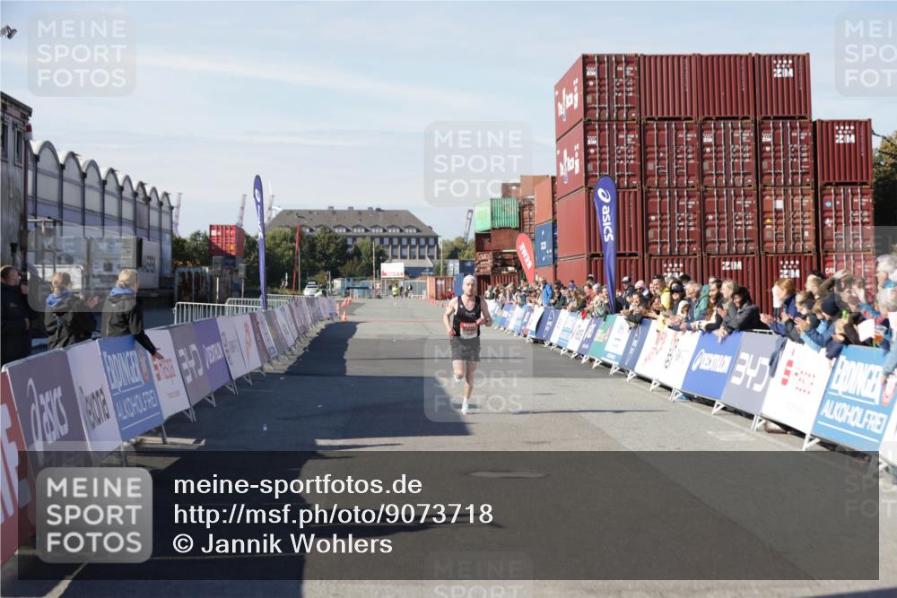 03.10.2025 - Köhlbrandbrückenlauf Jannik Wohlers http://msf.ph/oto/9073718 03.10.2025 12:44:54 Ziel 6610 meine-sportfotos.de