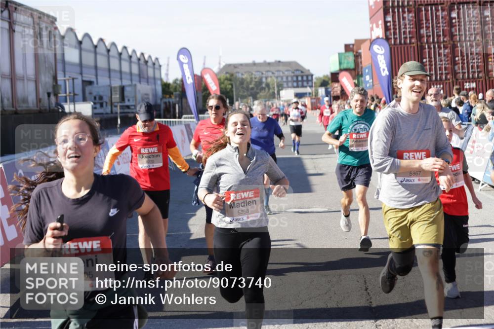 03.10.2025 - Köhlbrandbrückenlauf Jannik Wohlers http://msf.ph/oto/9073740 03.10.2025 13:15:59 Ziel 4374, 4423, 4495, 4548, 4644, 4677, 4805, 4833, 5022, 5023, 5217, 5867, 5868, 5879, 6270, 6271, 6301, 6445, 6507, 6712 meine-sportfotos.de