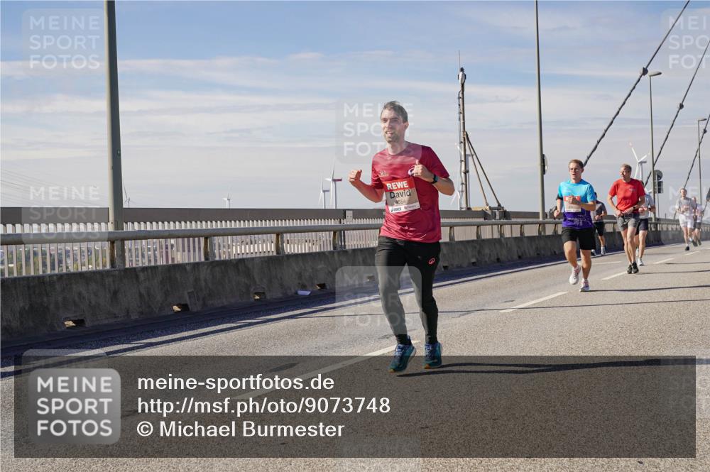 03.10.2025 - Köhlbrandbrückenlauf Michael Burmester http://msf.ph/oto/9073748 03.10.2025 12:39:07 Position 2 4554 meine-sportfotos.de