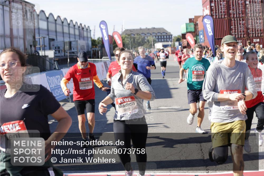 03.10.2025 - Köhlbrandbrückenlauf Jannik Wohlers http://msf.ph/oto/9073758 03.10.2025 13:16:00 Ziel 4374, 4423, 4495, 4548, 4644, 4677, 4805, 4833, 5022, 5023, 5217, 5867, 5868, 5879, 6270, 6271, 6301, 6445, 6507, 6712 meine-sportfotos.de