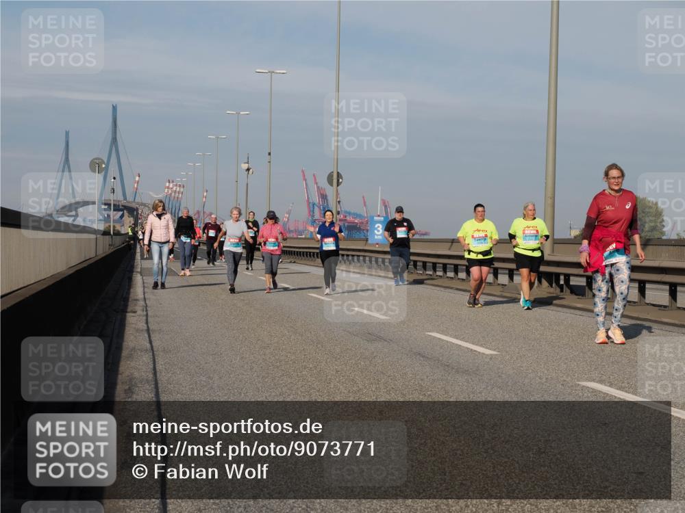 03.10.2025 - Köhlbrandbrückenlauf Fabian Wolf http://msf.ph/oto/9073771 03.10.2025 10:14:03 Position 3 3 meine-sportfotos.de