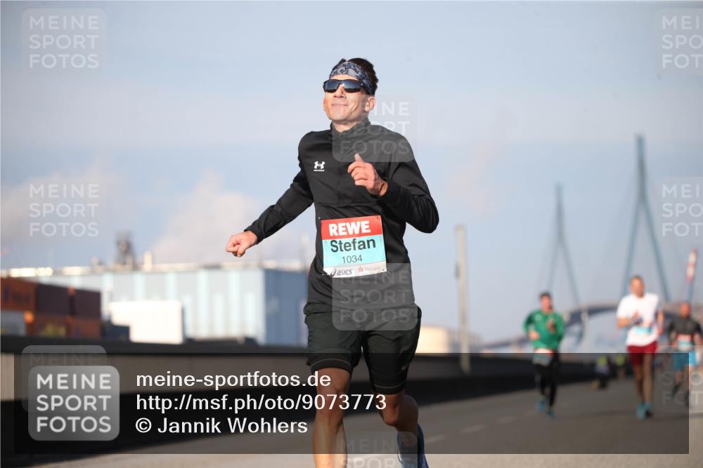 03.10.2025 - Köhlbrandbrückenlauf Jannik Wohlers http://msf.ph/oto/9073773 03.10.2025 09:39:51 Position 3 1034 meine-sportfotos.de