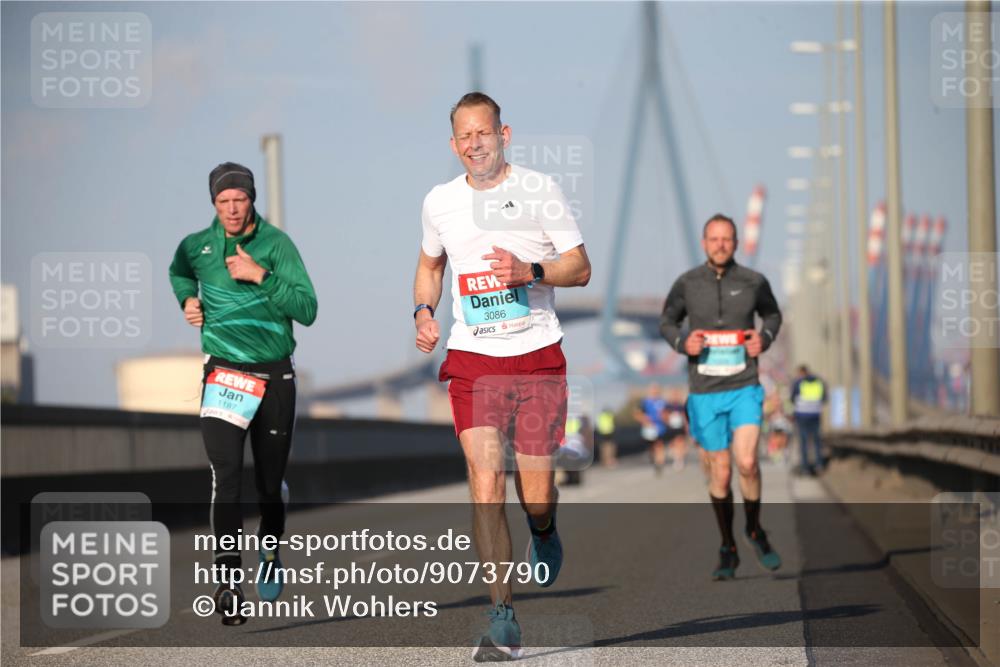 03.10.2025 - Köhlbrandbrückenlauf Jannik Wohlers http://msf.ph/oto/9073790 03.10.2025 09:39:56 Position 3 1187, 3086 meine-sportfotos.de