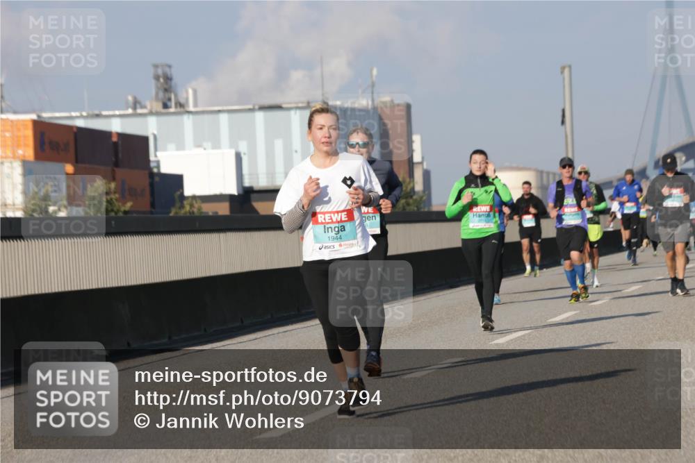 03.10.2025 - Köhlbrandbrückenlauf Jannik Wohlers http://msf.ph/oto/9073794 03.10.2025 09:50:45 Position 3 1944 meine-sportfotos.de