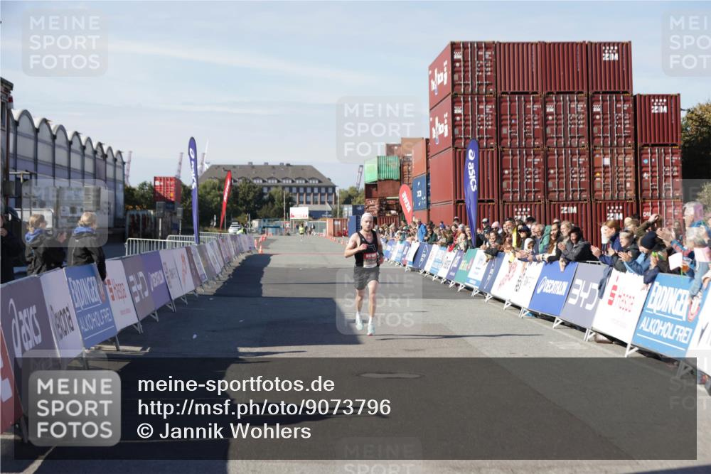 03.10.2025 - Köhlbrandbrückenlauf Jannik Wohlers http://msf.ph/oto/9073796 03.10.2025 12:44:54 Ziel 6610 meine-sportfotos.de