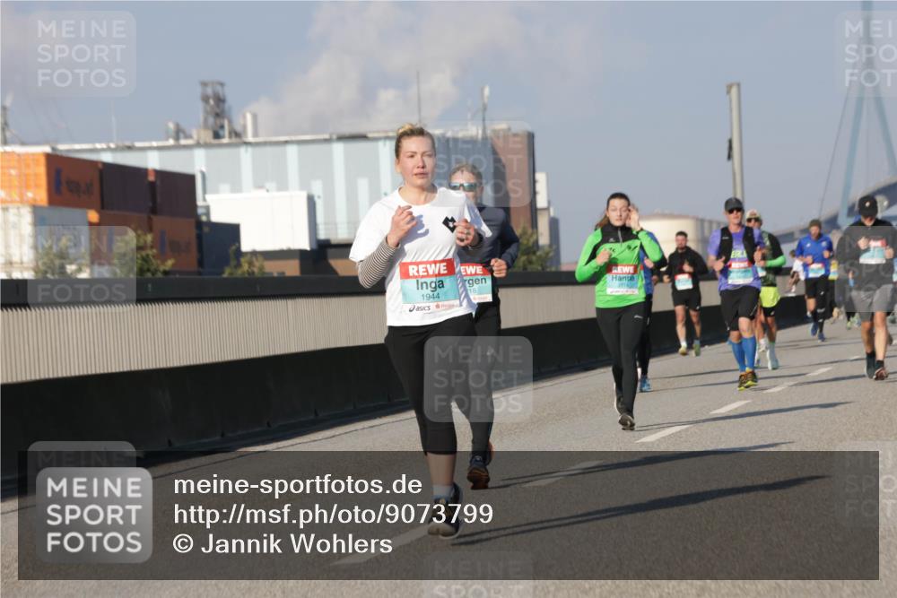 03.10.2025 - Köhlbrandbrückenlauf Jannik Wohlers http://msf.ph/oto/9073799 03.10.2025 09:50:45 Position 3 1944, 18 meine-sportfotos.de