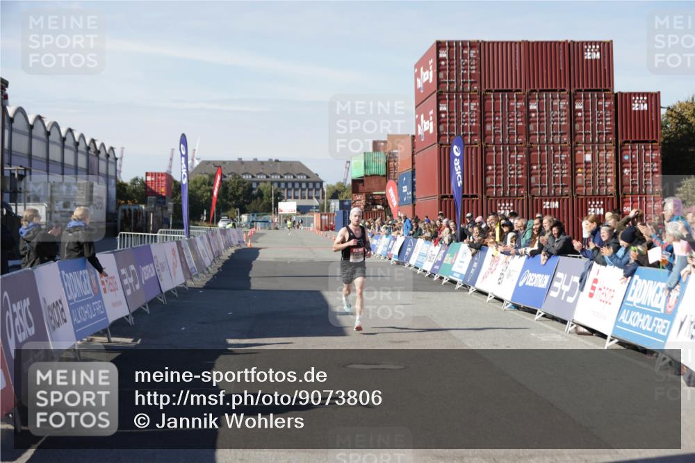 03.10.2025 - Köhlbrandbrückenlauf Jannik Wohlers http://msf.ph/oto/9073806 03.10.2025 12:44:54 Ziel 6610 meine-sportfotos.de