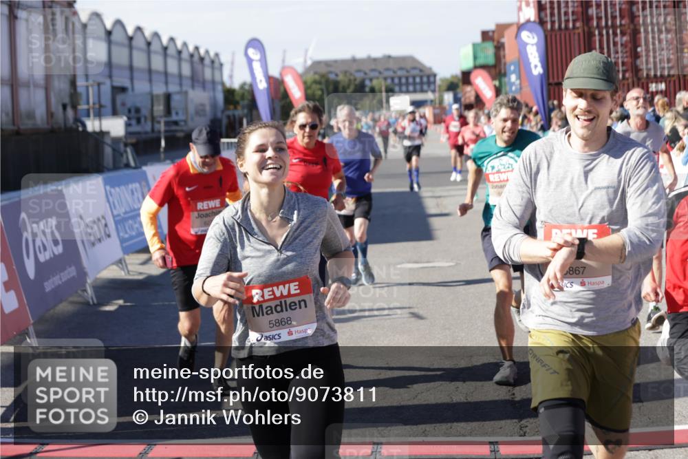 03.10.2025 - Köhlbrandbrückenlauf Jannik Wohlers http://msf.ph/oto/9073811 03.10.2025 13:16:00 Ziel 4374, 4423, 4495, 4548, 4644, 4677, 4805, 4833, 5022, 5023, 5217, 5867, 5868, 5879, 6270, 6271, 6301, 6445, 6507, 6712 meine-sportfotos.de