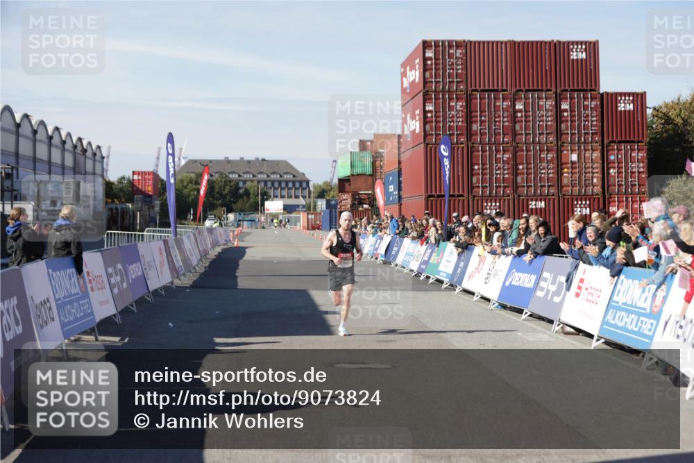 03.10.2025 - Köhlbrandbrückenlauf Jannik Wohlers http://msf.ph/oto/9073824 03.10.2025 12:44:54 Ziel 6610 meine-sportfotos.de