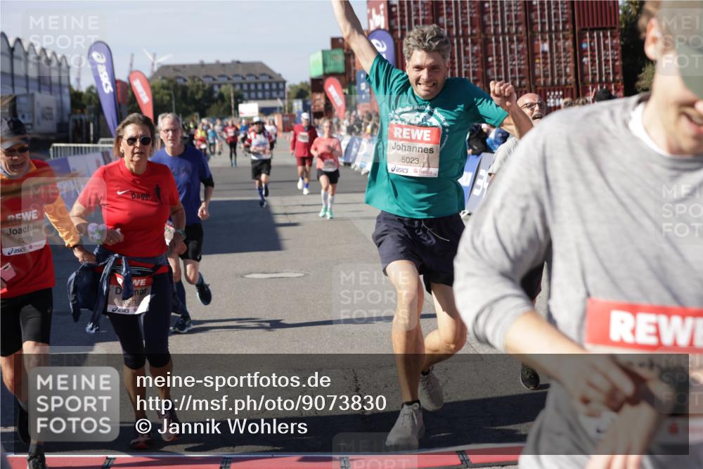 03.10.2025 - Köhlbrandbrückenlauf Jannik Wohlers http://msf.ph/oto/9073830 03.10.2025 13:16:01 Ziel 4374, 4423, 4495, 4548, 4644, 4677, 4805, 4833, 5022, 5023, 5217, 5867, 5868, 5879, 6270, 6271, 6301, 6507, 6712 meine-sportfotos.de