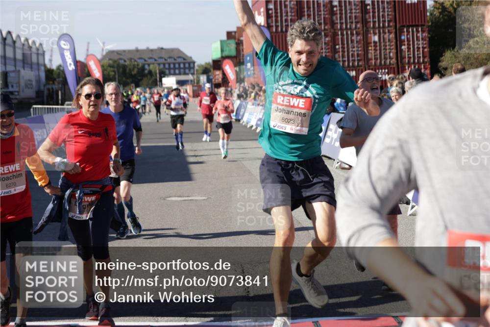 03.10.2025 - Köhlbrandbrückenlauf Jannik Wohlers http://msf.ph/oto/9073841 03.10.2025 13:16:01 Ziel 4374, 4423, 4495, 4548, 4644, 4677, 4805, 4833, 5022, 5023, 5217, 5867, 5868, 5879, 6270, 6271, 6301, 6507, 6712 meine-sportfotos.de