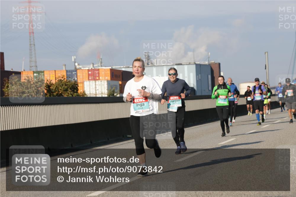 03.10.2025 - Köhlbrandbrückenlauf Jannik Wohlers http://msf.ph/oto/9073842 03.10.2025 09:50:46 Position 3 1218, 1944 meine-sportfotos.de