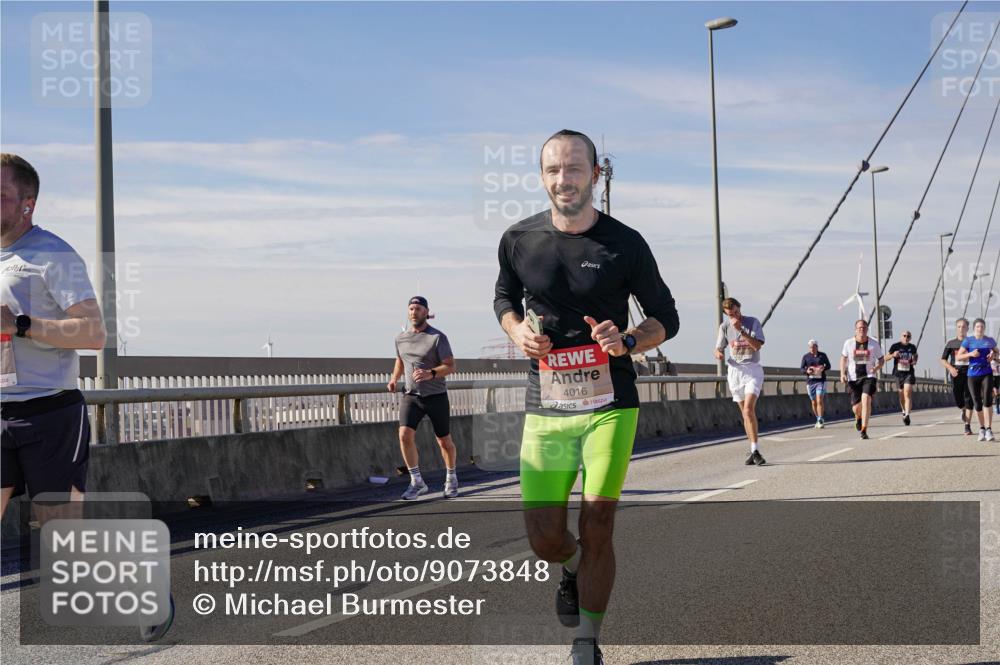 03.10.2025 - Köhlbrandbrückenlauf Michael Burmester http://msf.ph/oto/9073848 03.10.2025 12:39:12 Position 2 4016 meine-sportfotos.de