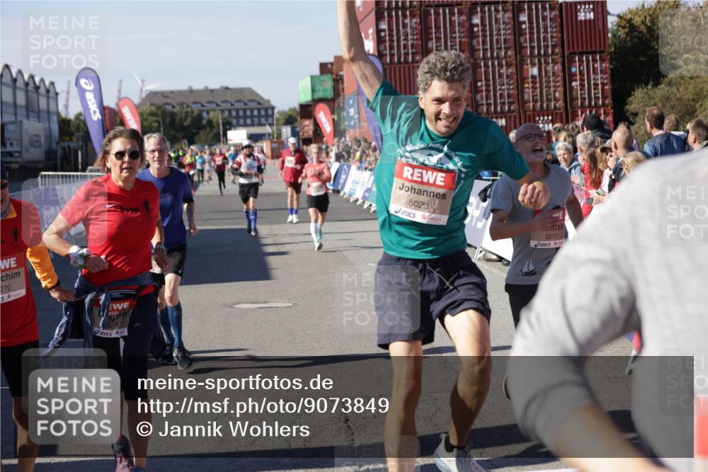 03.10.2025 - Köhlbrandbrückenlauf Jannik Wohlers http://msf.ph/oto/9073849 03.10.2025 13:16:01 Ziel 4374, 4423, 4495, 4548, 4644, 4677, 4805, 4833, 5022, 5023, 5217, 5867, 5868, 5879, 6270, 6271, 6301, 6507, 6712 meine-sportfotos.de