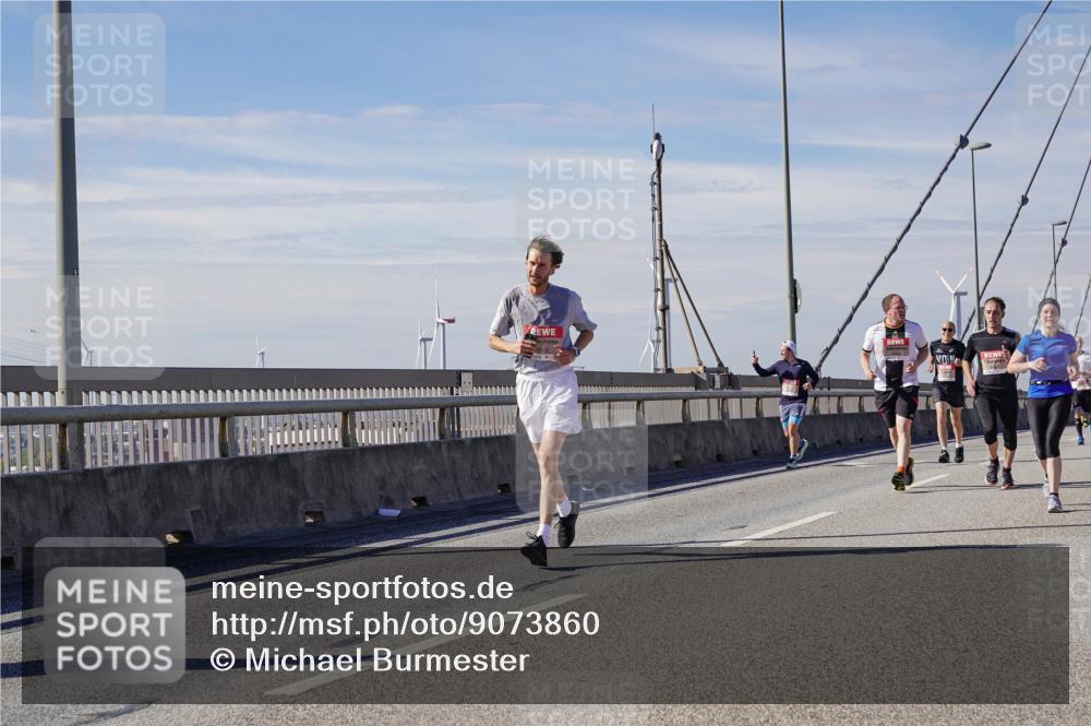 03.10.2025 - Köhlbrandbrückenlauf Michael Burmester http://msf.ph/oto/9073860 03.10.2025 12:39:15 Position 2  meine-sportfotos.de