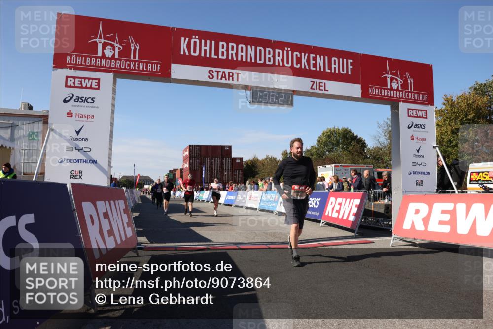 03.10.2025 - Köhlbrandbrückenlauf Lena Gebhardt http://msf.ph/oto/9073864 03.10.2025 13:38:21 Ziel 4435, 5139, 5335, 5439, 5509, 6581, 6582, 6583 meine-sportfotos.de
