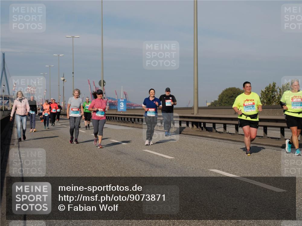 03.10.2025 - Köhlbrandbrückenlauf Fabian Wolf http://msf.ph/oto/9073871 03.10.2025 10:14:07 Position 3 3, 2474, 27411, 2738 meine-sportfotos.de