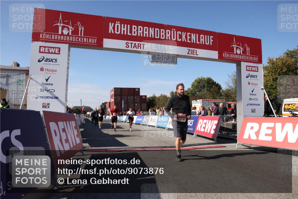 03.10.2025 - Köhlbrandbrückenlauf Lena Gebhardt http://msf.ph/oto/9073876 03.10.2025 13:38:21 Ziel 4435, 5139, 5335, 5439, 5509, 6581, 6582, 6583 meine-sportfotos.de
