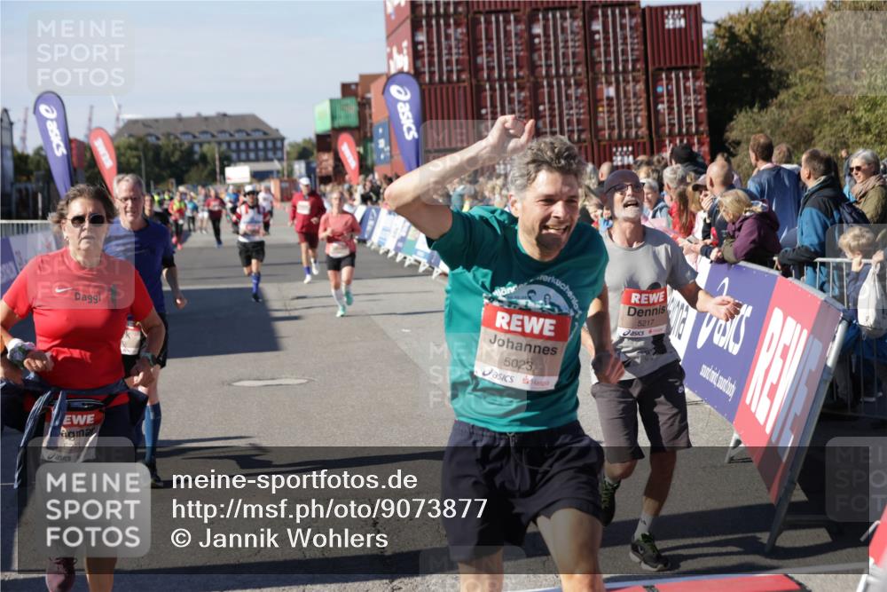 03.10.2025 - Köhlbrandbrückenlauf Jannik Wohlers http://msf.ph/oto/9073877 03.10.2025 13:16:01 Ziel 4374, 4423, 4495, 4548, 4644, 4677, 4805, 4833, 5022, 5023, 5217, 5867, 5868, 5879, 6270, 6271, 6301, 6507, 6712 meine-sportfotos.de
