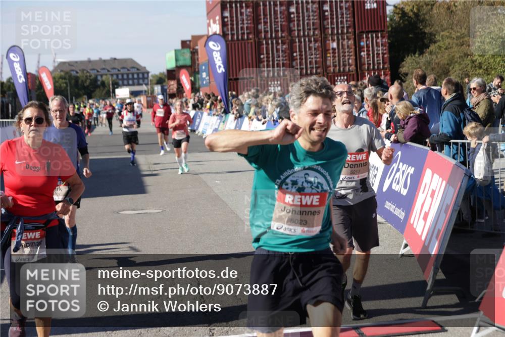 03.10.2025 - Köhlbrandbrückenlauf Jannik Wohlers http://msf.ph/oto/9073887 03.10.2025 13:16:01 Ziel 4374, 4423, 4495, 4548, 4644, 4677, 4805, 4833, 5022, 5023, 5217, 5867, 5868, 5879, 6270, 6271, 6301, 6507, 6712 meine-sportfotos.de