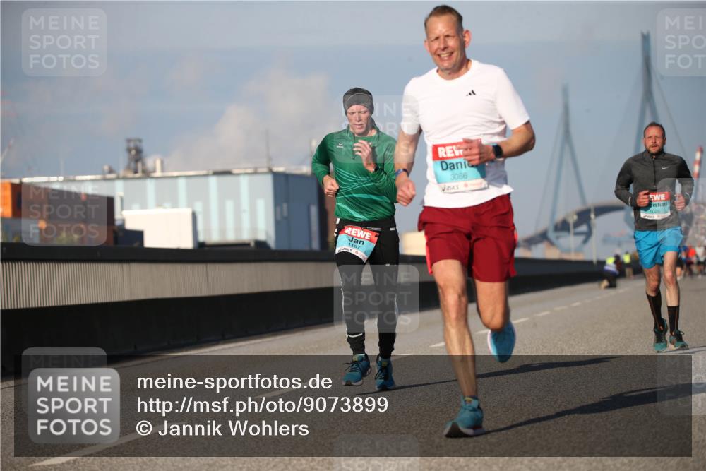 03.10.2025 - Köhlbrandbrückenlauf Jannik Wohlers http://msf.ph/oto/9073899 03.10.2025 09:39:58 Position 3 1187, 3086, 1026 meine-sportfotos.de
