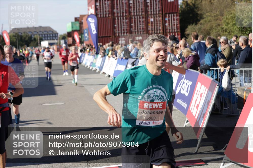 03.10.2025 - Köhlbrandbrückenlauf Jannik Wohlers http://msf.ph/oto/9073904 03.10.2025 13:16:01 Ziel 4374, 4423, 4495, 4548, 4644, 4677, 4805, 4833, 5022, 5023, 5217, 5867, 5868, 5879, 6270, 6271, 6301, 6507, 6712 meine-sportfotos.de