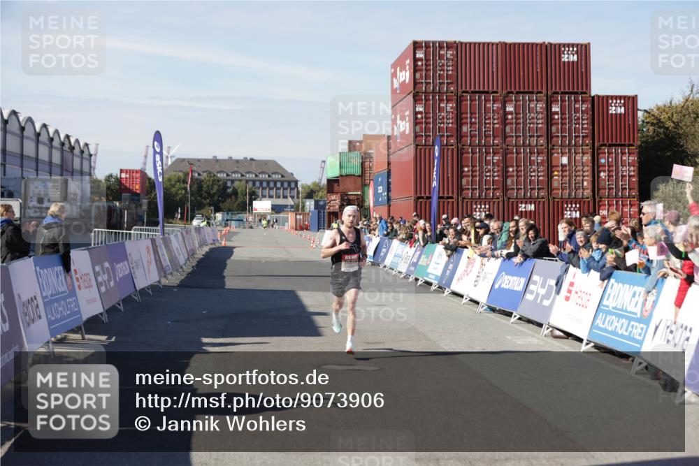 03.10.2025 - Köhlbrandbrückenlauf Jannik Wohlers http://msf.ph/oto/9073906 03.10.2025 12:44:55 Ziel 6610 meine-sportfotos.de