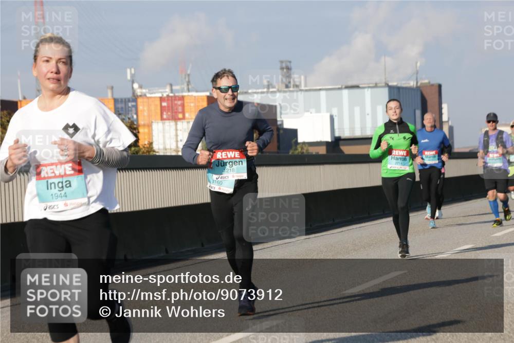 03.10.2025 - Köhlbrandbrückenlauf Jannik Wohlers http://msf.ph/oto/9073912 03.10.2025 09:50:48 Position 3 1944, 2714, 1218, 3160 meine-sportfotos.de