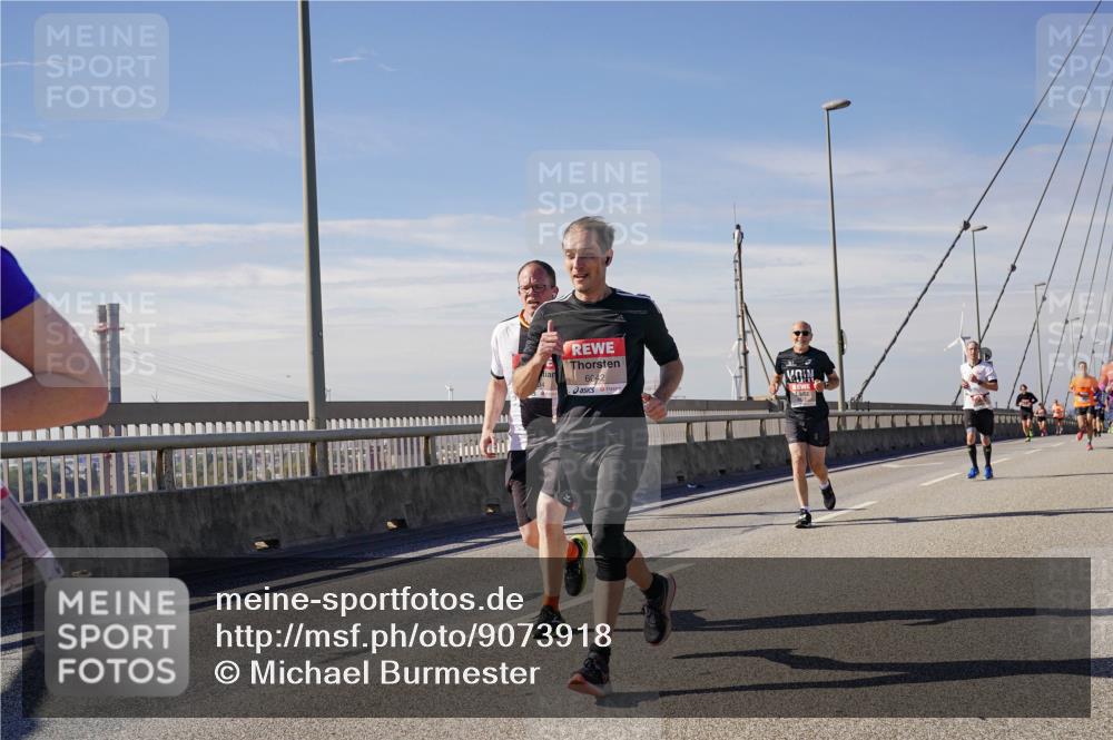 03.10.2025 - Köhlbrandbrückenlauf Michael Burmester http://msf.ph/oto/9073918 03.10.2025 12:39:19 Position 2 6042 meine-sportfotos.de