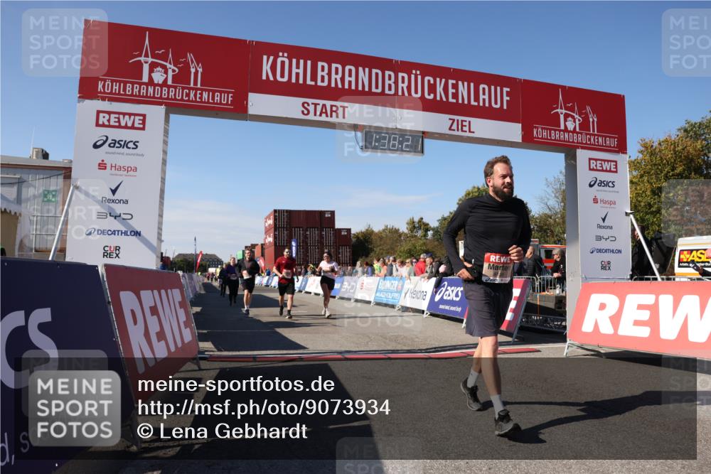 03.10.2025 - Köhlbrandbrückenlauf Lena Gebhardt http://msf.ph/oto/9073934 03.10.2025 13:38:22 Ziel 4435, 4697, 5139, 5335, 5439, 5509, 6581, 6582, 6583 meine-sportfotos.de
