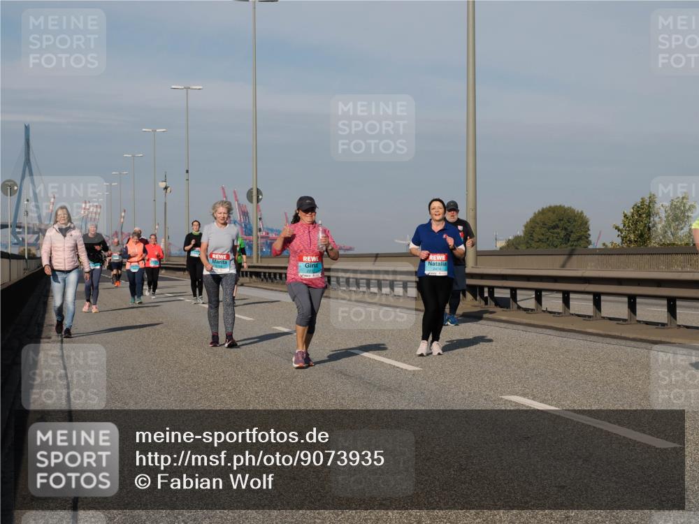 03.10.2025 - Köhlbrandbrückenlauf Fabian Wolf http://msf.ph/oto/9073935 03.10.2025 10:14:08 Position 3 2474 meine-sportfotos.de