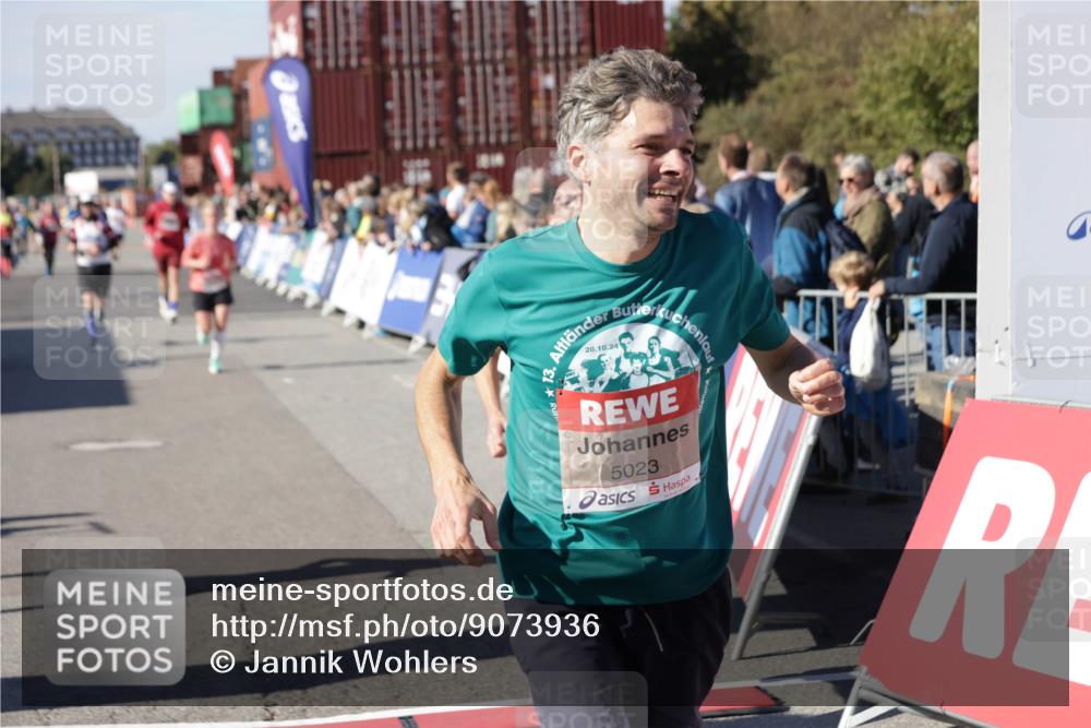 03.10.2025 - Köhlbrandbrückenlauf Jannik Wohlers http://msf.ph/oto/9073936 03.10.2025 13:16:01 Ziel 4374, 4423, 4495, 4548, 4644, 4677, 4805, 4833, 5022, 5023, 5217, 5867, 5868, 5879, 6270, 6271, 6301, 6507, 6712 meine-sportfotos.de