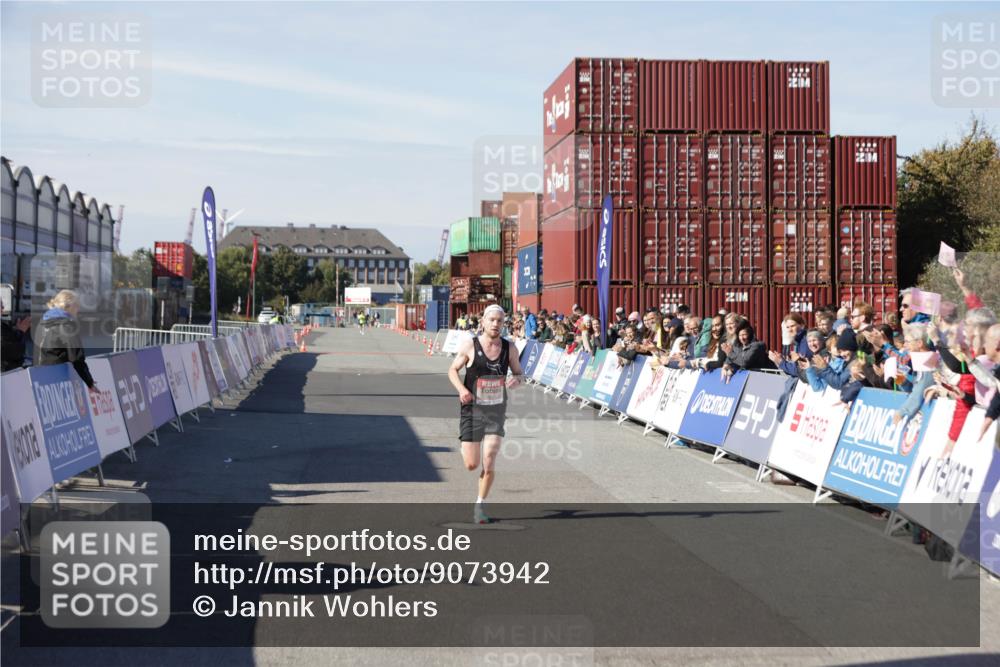03.10.2025 - Köhlbrandbrückenlauf Jannik Wohlers http://msf.ph/oto/9073942 03.10.2025 12:44:55 Ziel 6610 meine-sportfotos.de