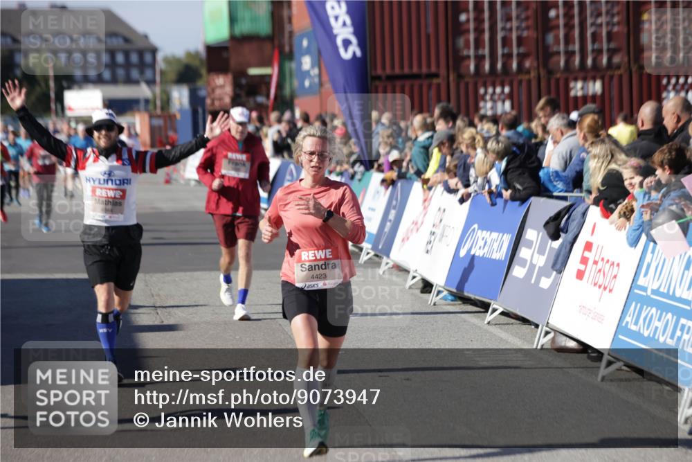 03.10.2025 - Köhlbrandbrückenlauf Jannik Wohlers http://msf.ph/oto/9073947 03.10.2025 13:16:03 Ziel 4311, 4374, 4423, 4495, 4548, 4644, 4677, 4805, 4833, 5022, 5023, 5217, 5336, 5867, 5868, 6270, 6271, 6507, 6712 meine-sportfotos.de
