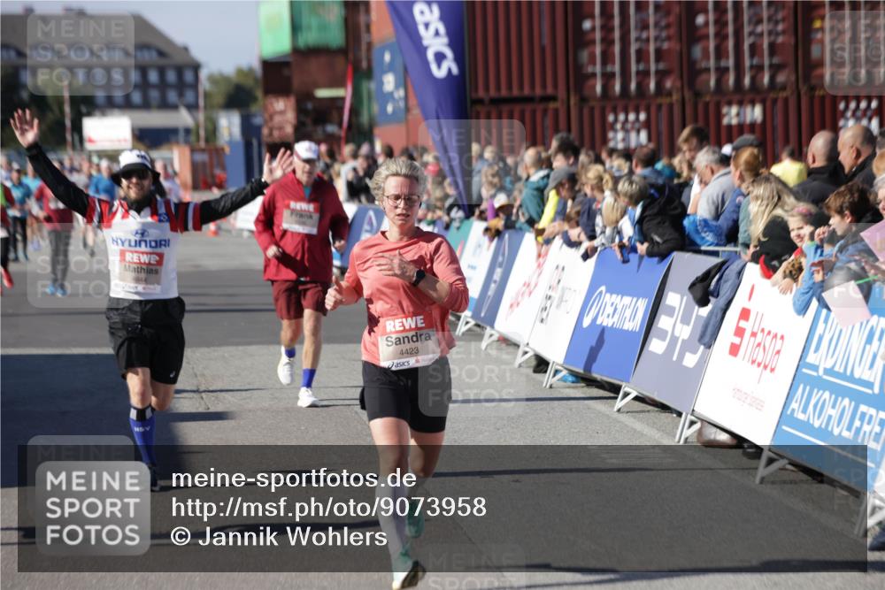 03.10.2025 - Köhlbrandbrückenlauf Jannik Wohlers http://msf.ph/oto/9073958 03.10.2025 13:16:03 Ziel 4311, 4374, 4423, 4495, 4548, 4644, 4677, 4805, 4833, 5022, 5023, 5217, 5336, 5867, 5868, 6270, 6271, 6507, 6712 meine-sportfotos.de