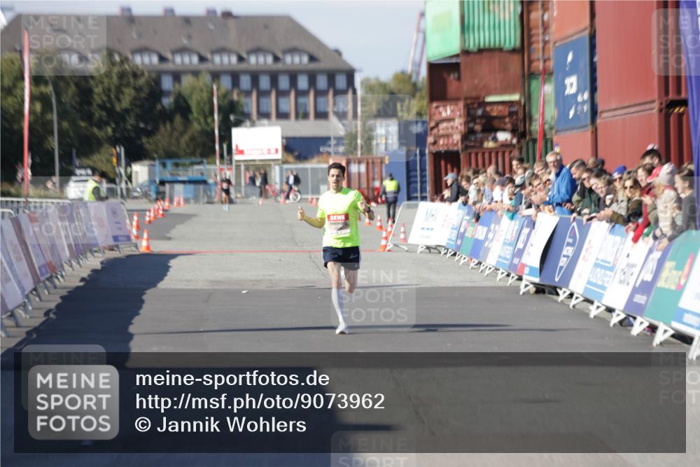 03.10.2025 - Köhlbrandbrückenlauf Jannik Wohlers http://msf.ph/oto/9073962 03.10.2025 12:45:16 Ziel 6280 meine-sportfotos.de