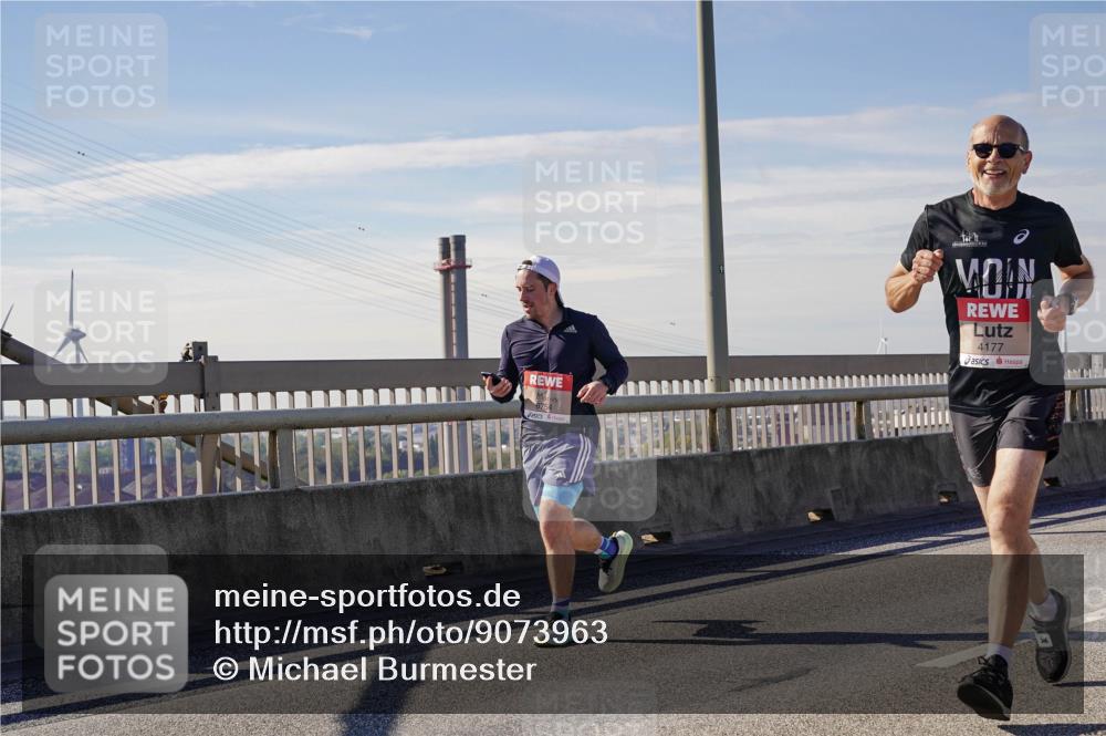 03.10.2025 - Köhlbrandbrückenlauf Michael Burmester http://msf.ph/oto/9073963 03.10.2025 12:39:21 Position 2 4177 meine-sportfotos.de