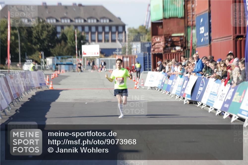 03.10.2025 - Köhlbrandbrückenlauf Jannik Wohlers http://msf.ph/oto/9073968 03.10.2025 12:45:16 Ziel 6280 meine-sportfotos.de