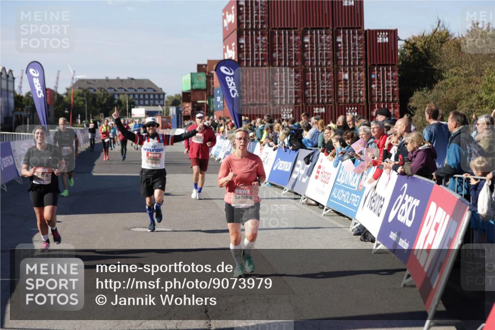 03.10.2025 - Köhlbrandbrückenlauf Jannik Wohlers http://msf.ph/oto/9073979 03.10.2025 13:16:04 Ziel 4311, 4374, 4423, 4495, 4548, 4644, 4677, 4805, 4833, 5022, 5023, 5217, 5336, 5867, 5868, 6270, 6271, 6507, 6712 meine-sportfotos.de