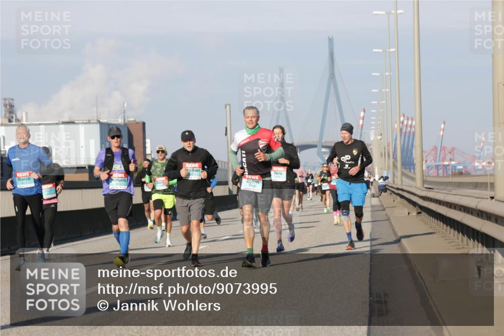 03.10.2025 - Köhlbrandbrückenlauf Jannik Wohlers http://msf.ph/oto/9073995 03.10.2025 09:50:51 Position 3  meine-sportfotos.de