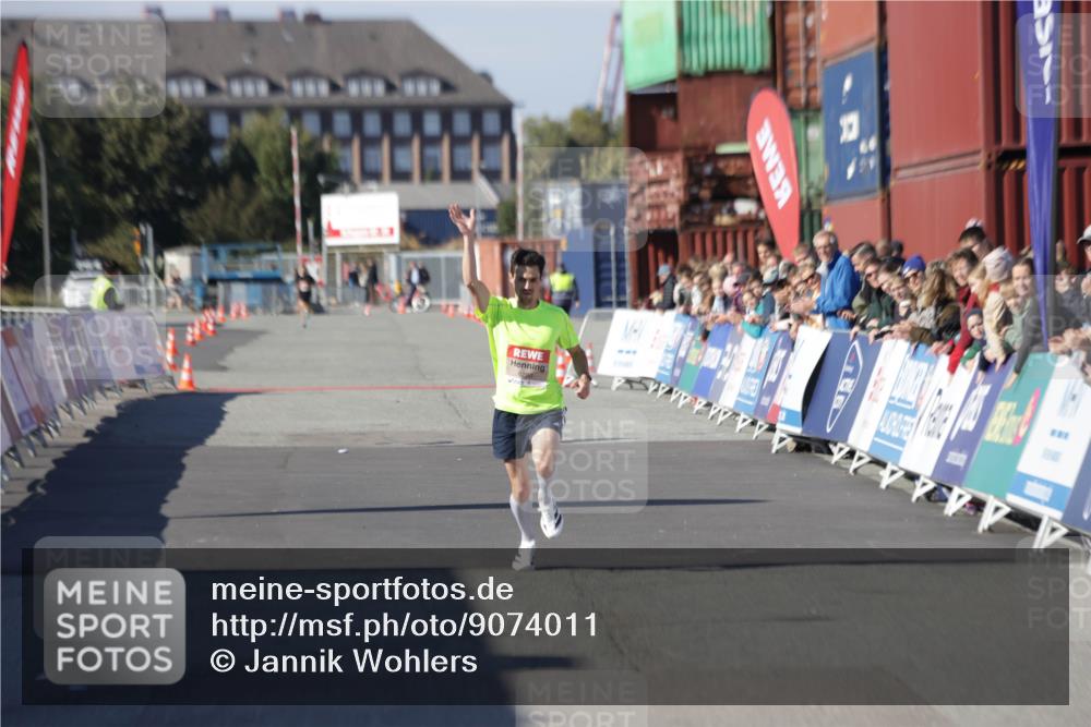 03.10.2025 - Köhlbrandbrückenlauf Jannik Wohlers http://msf.ph/oto/9074011 03.10.2025 12:45:17 Ziel 6280 meine-sportfotos.de