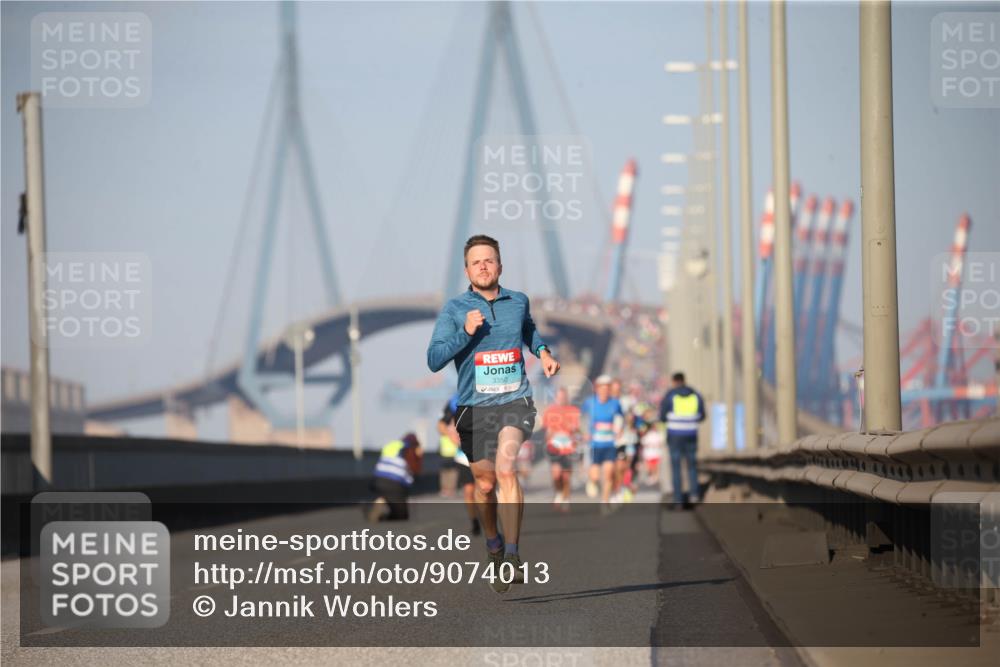 03.10.2025 - Köhlbrandbrückenlauf Jannik Wohlers http://msf.ph/oto/9074013 03.10.2025 09:40:07 Position 3 3350 meine-sportfotos.de
