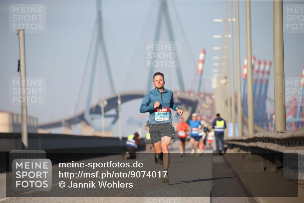 03.10.2025 - Köhlbrandbrückenlauf Jannik Wohlers http://msf.ph/oto/9074017 03.10.2025 09:40:08 Position 3 3350 meine-sportfotos.de