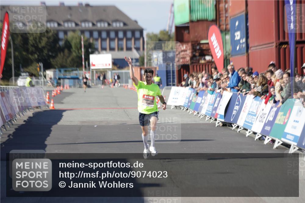 03.10.2025 - Köhlbrandbrückenlauf Jannik Wohlers http://msf.ph/oto/9074023 03.10.2025 12:45:17 Ziel 6280 meine-sportfotos.de