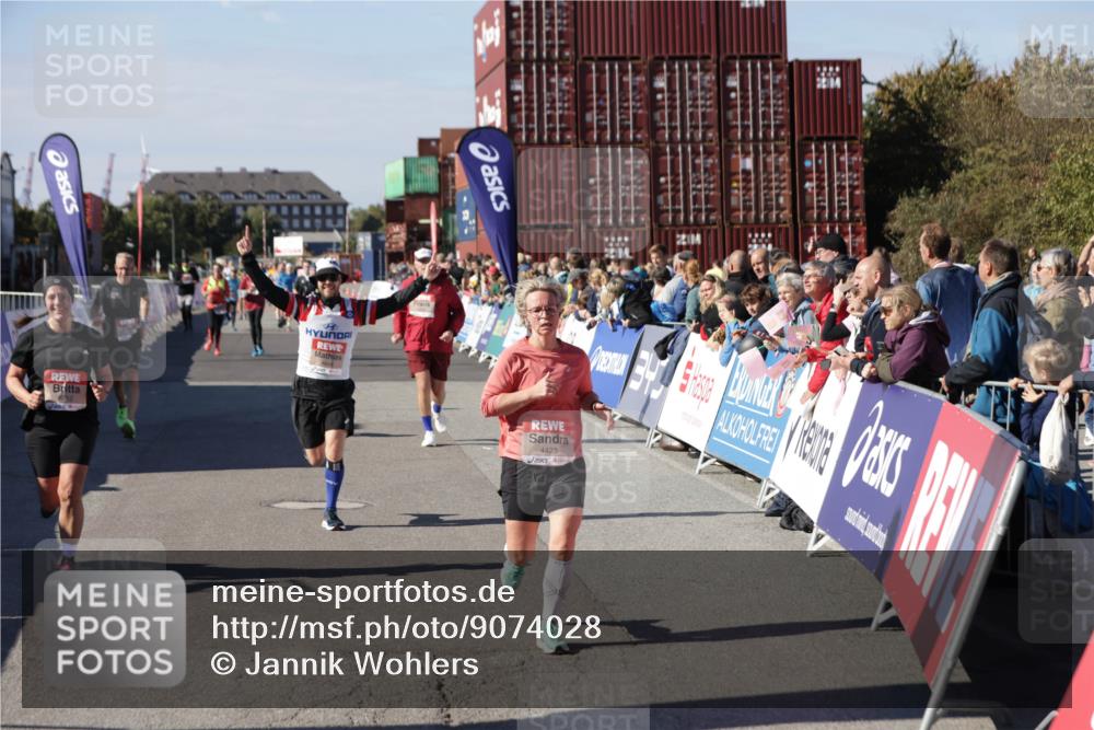 03.10.2025 - Köhlbrandbrückenlauf Jannik Wohlers http://msf.ph/oto/9074028 03.10.2025 13:16:04 Ziel 4311, 4374, 4423, 4495, 4548, 4644, 4677, 4805, 4833, 5022, 5023, 5217, 5336, 5867, 5868, 6270, 6271, 6507, 6712 meine-sportfotos.de