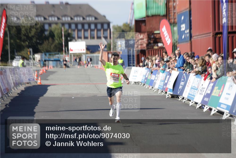 03.10.2025 - Köhlbrandbrückenlauf Jannik Wohlers http://msf.ph/oto/9074030 03.10.2025 12:45:17 Ziel 6280 meine-sportfotos.de