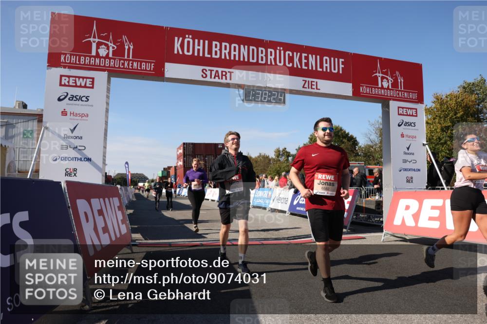 03.10.2025 - Köhlbrandbrückenlauf Lena Gebhardt http://msf.ph/oto/9074031 03.10.2025 13:38:25 Ziel 4435, 4697, 5139, 5335, 5439, 5509, 6581, 6582, 6583 meine-sportfotos.de