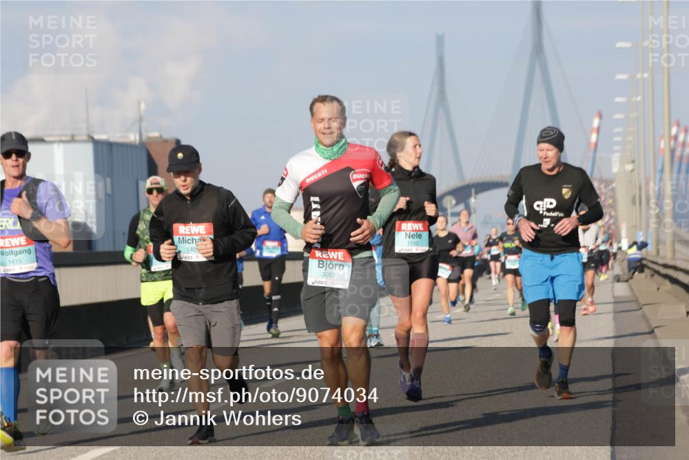 03.10.2025 - Köhlbrandbrückenlauf Jannik Wohlers http://msf.ph/oto/9074034 03.10.2025 09:50:52 Position 3 1415, 140, 3053, 1152 meine-sportfotos.de